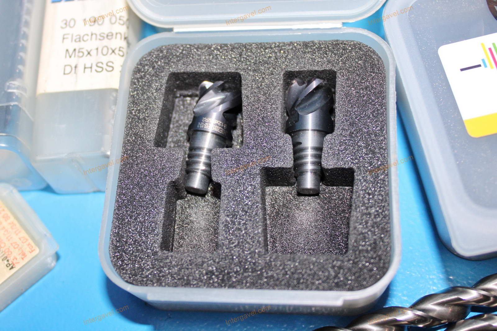 Szerszámos szekrény és szerszámok 21