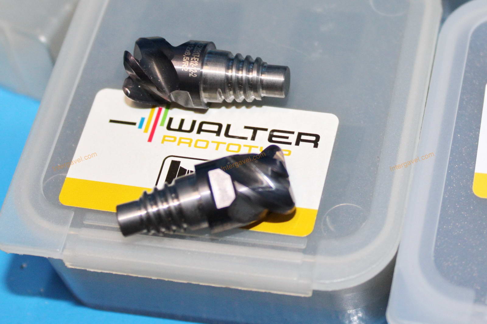 Szerszámos szekrény és szerszámok 22