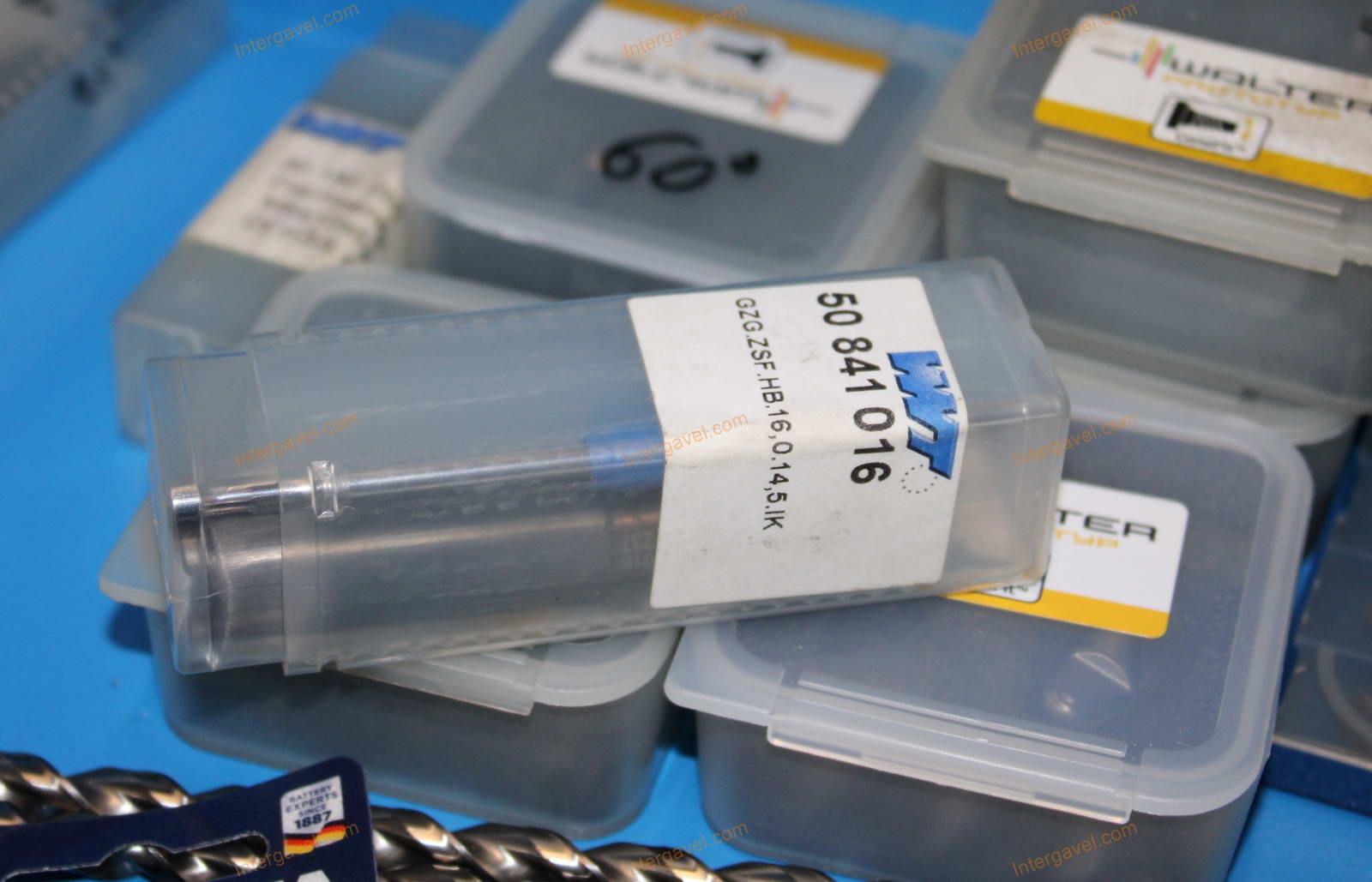 Szerszámos szekrény és szerszámok 24