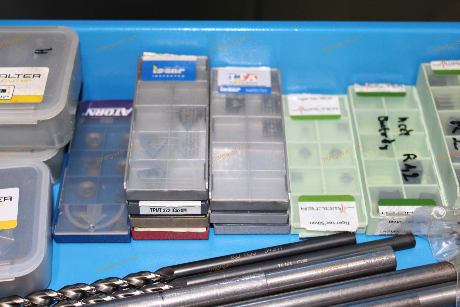 Szerszámos szekrény és szerszámok 27