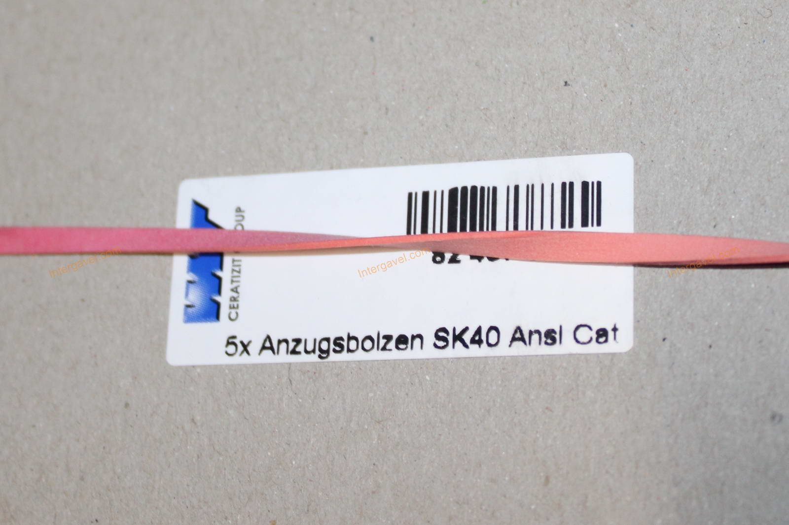 Szerszámos szekrény és szerszámok 30