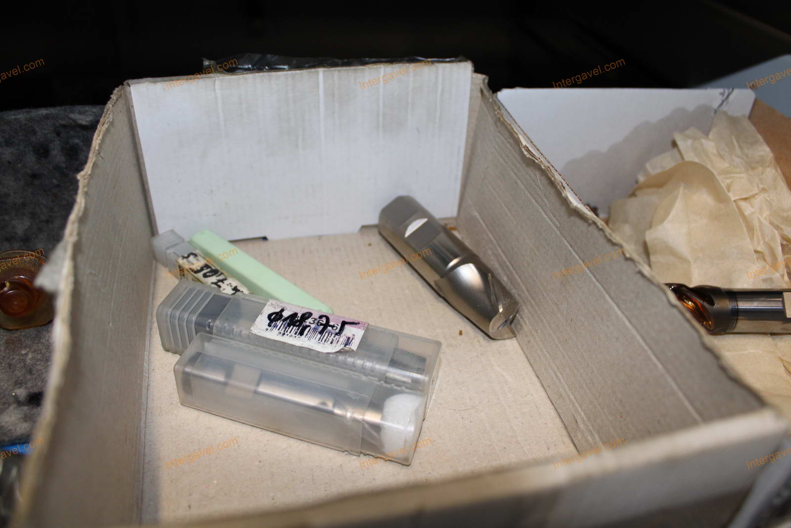 Szerszámos szekrény és szerszámok 50