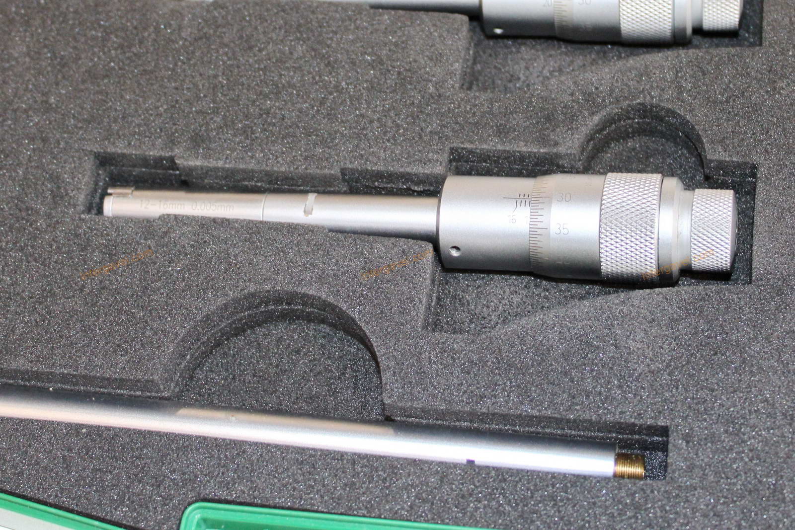 Furat mikrométerek 18