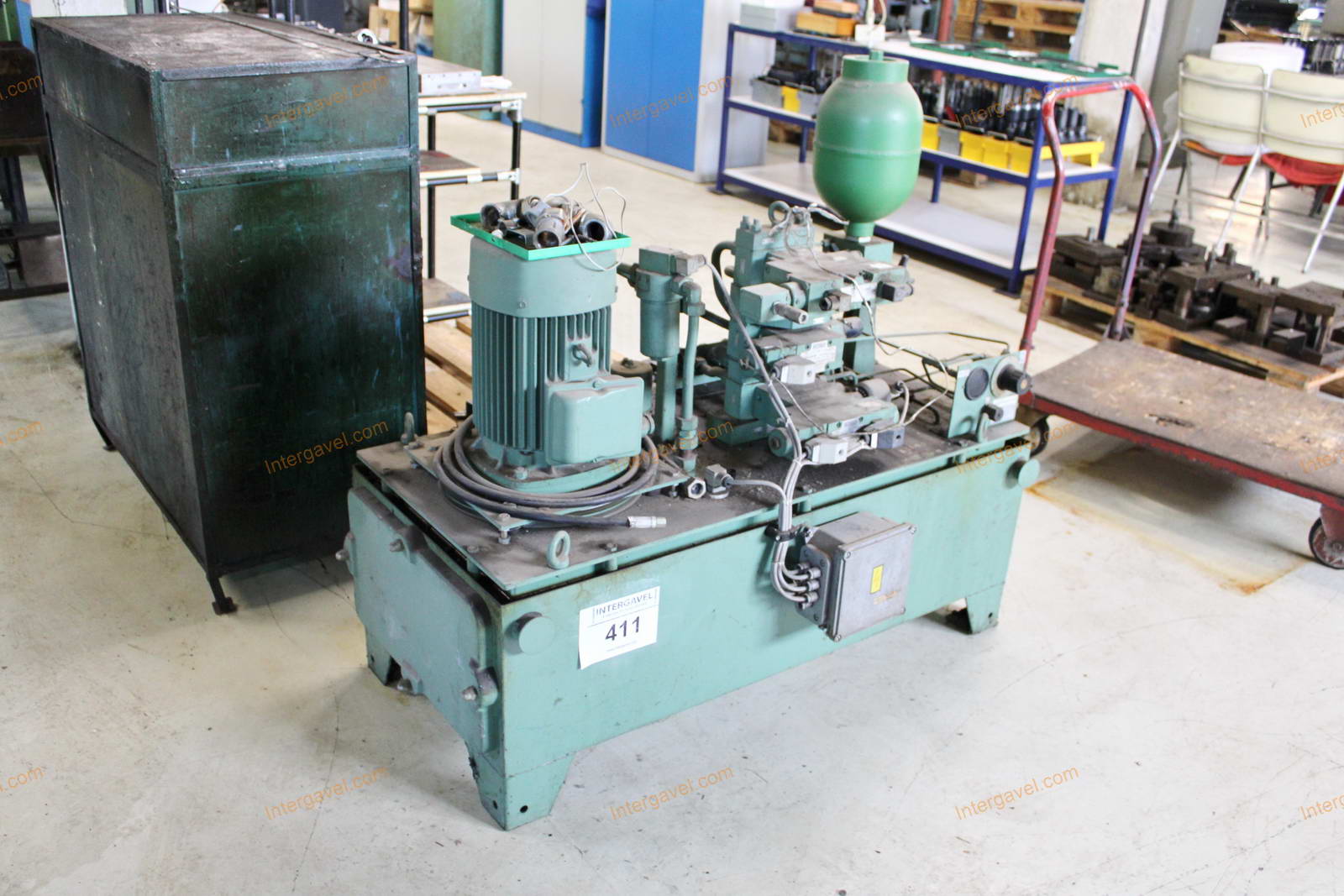 Hidraulikus tápegység 10