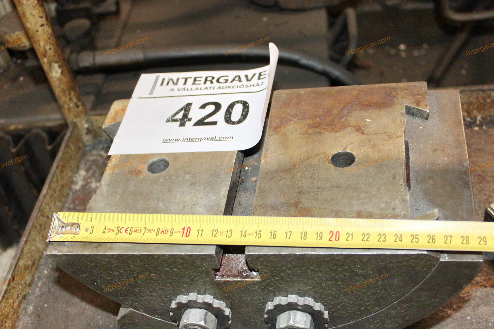 Billenthető asztal 4