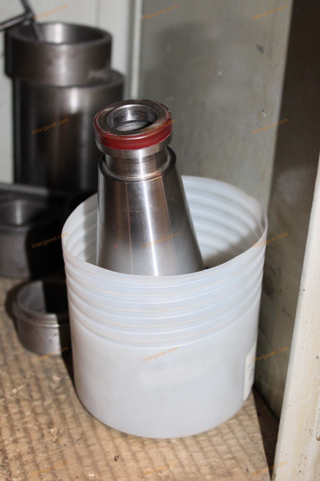 Vegyes szerszámok és szerszámos szekrények 8