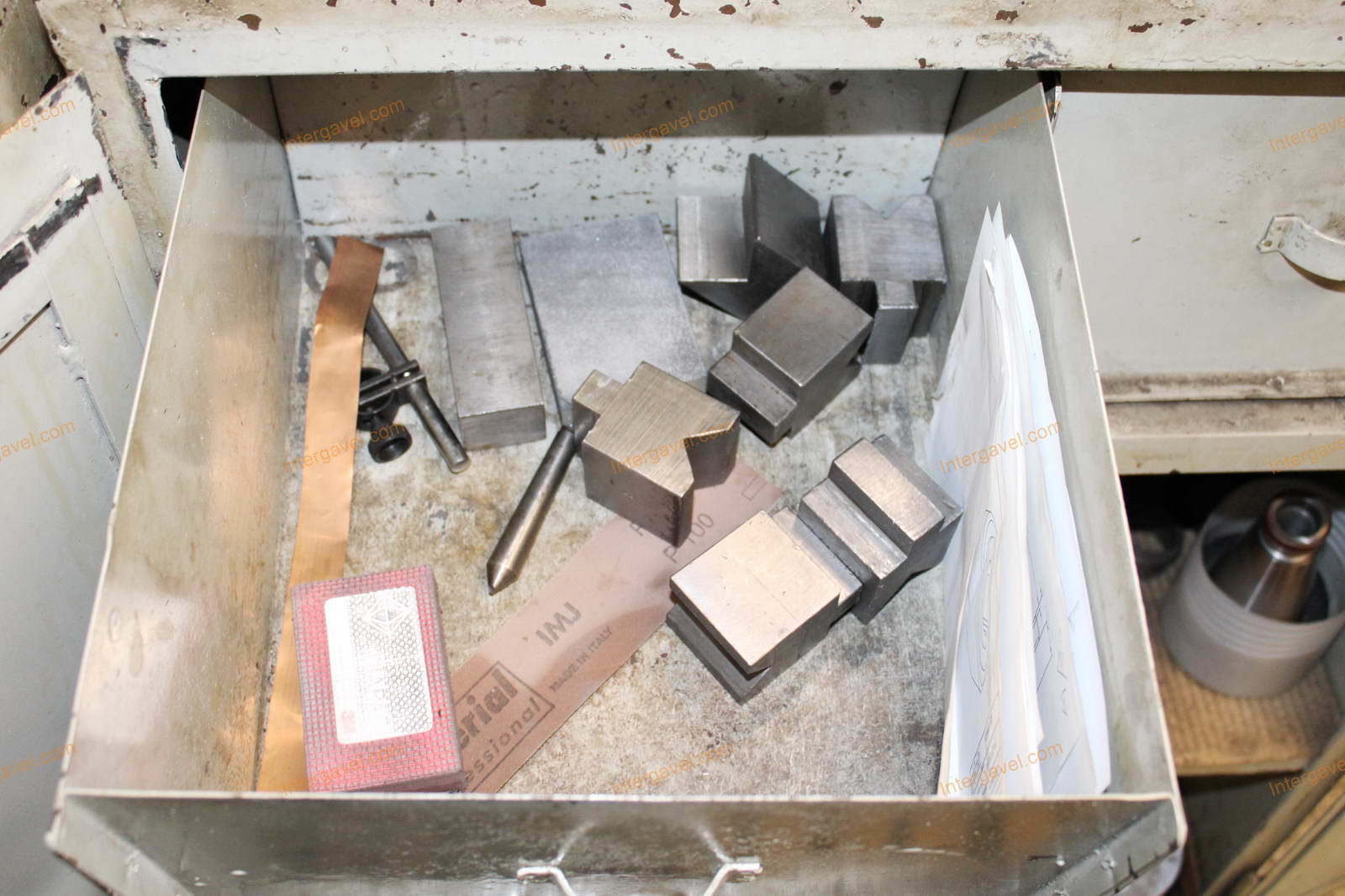 Vegyes szerszámok és szerszámos szekrények 14