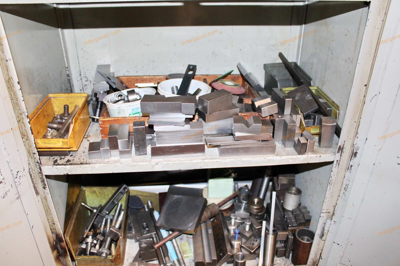 Vegyes szerszámok és szerszámos szekrények 20