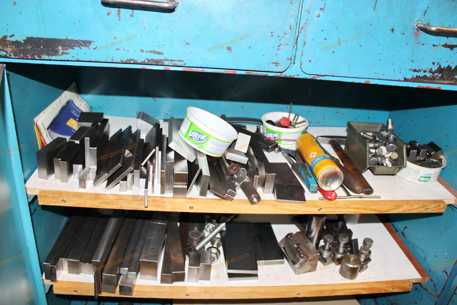 Vegyes szerszámok és szerszámos szekrények 27