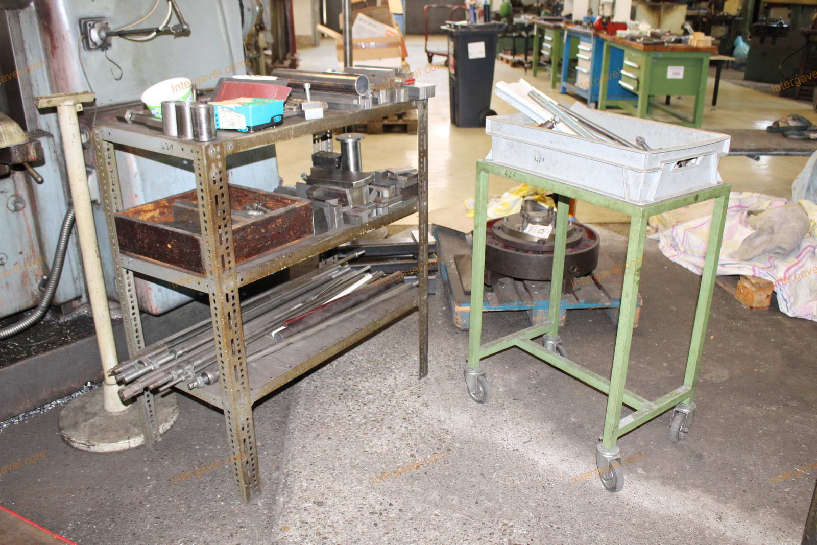 Vegyes szerszámok és szerszámos szekrények 32