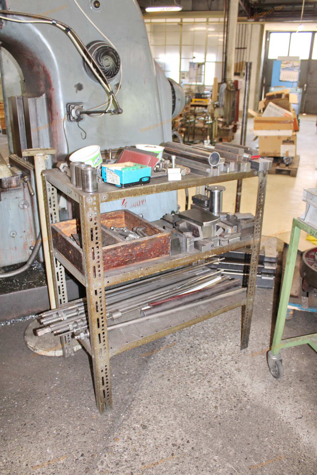 Vegyes szerszámok és szerszámos szekrények 35