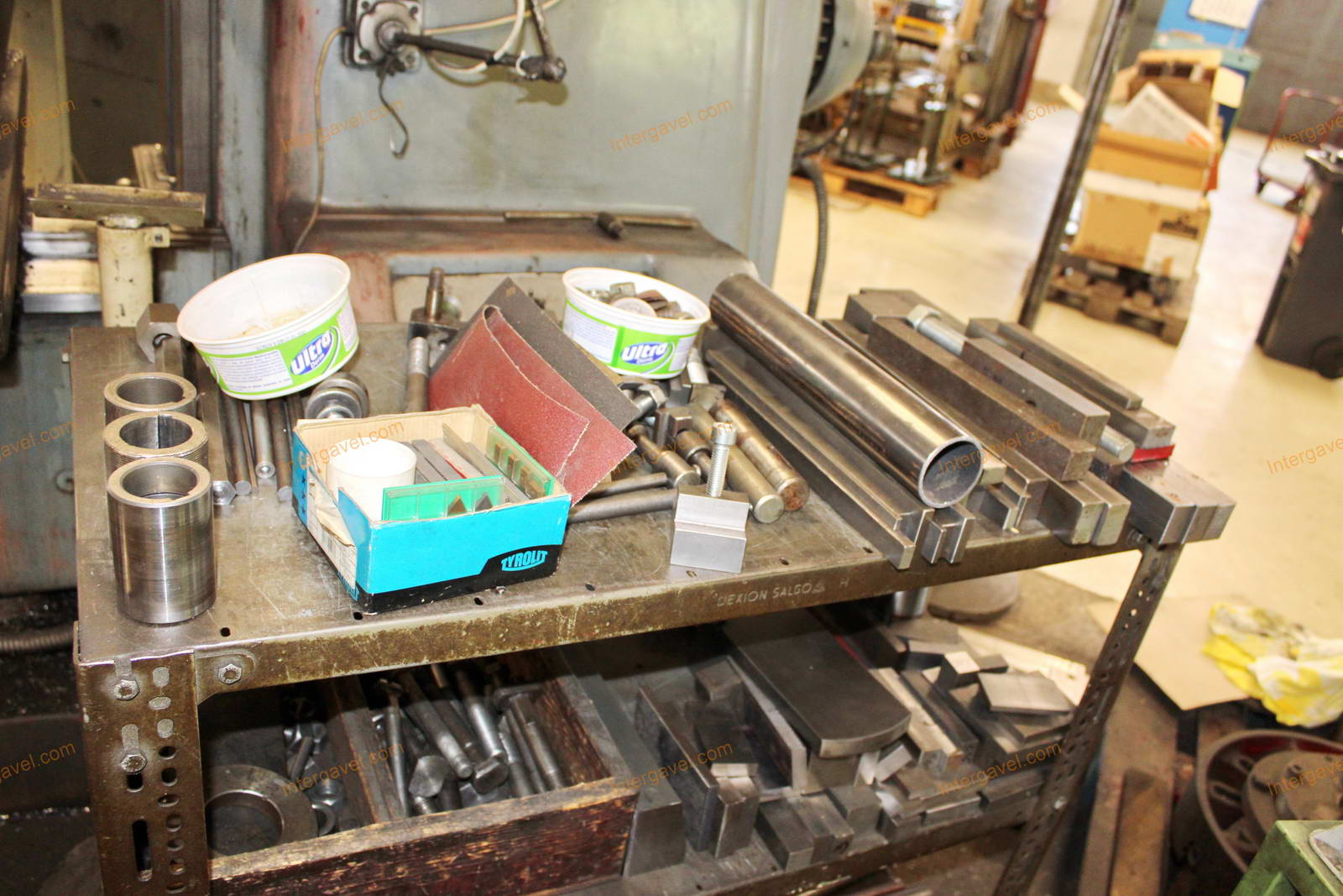 Vegyes szerszámok és szerszámos szekrények 38