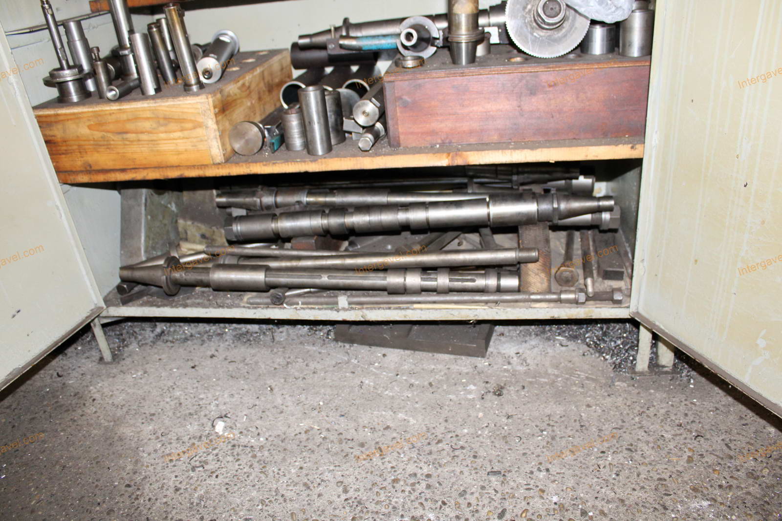 Vegyes szerszámok és szerszámos szekrények 11