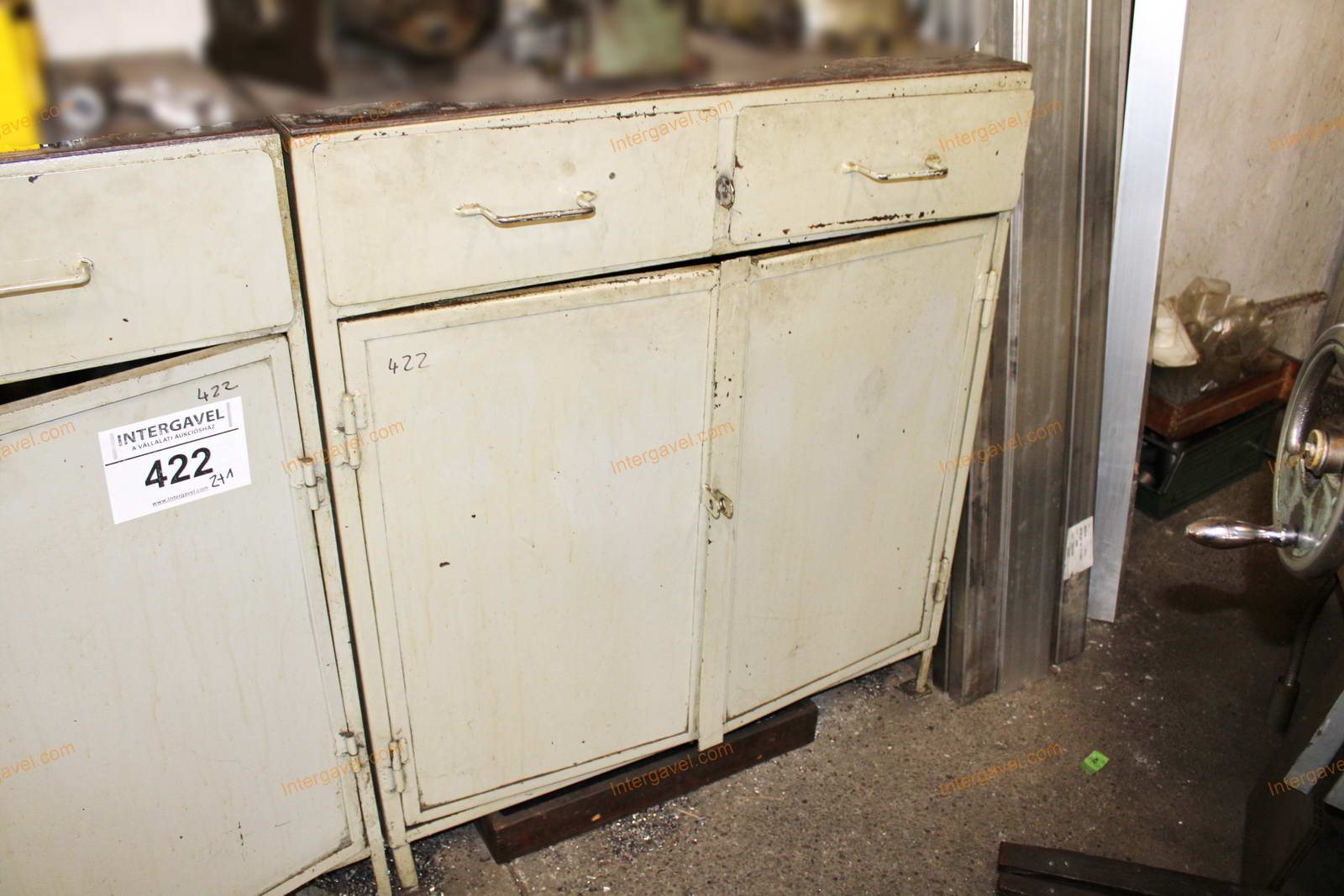 Vegyes szerszámok és szerszámos szekrények 12