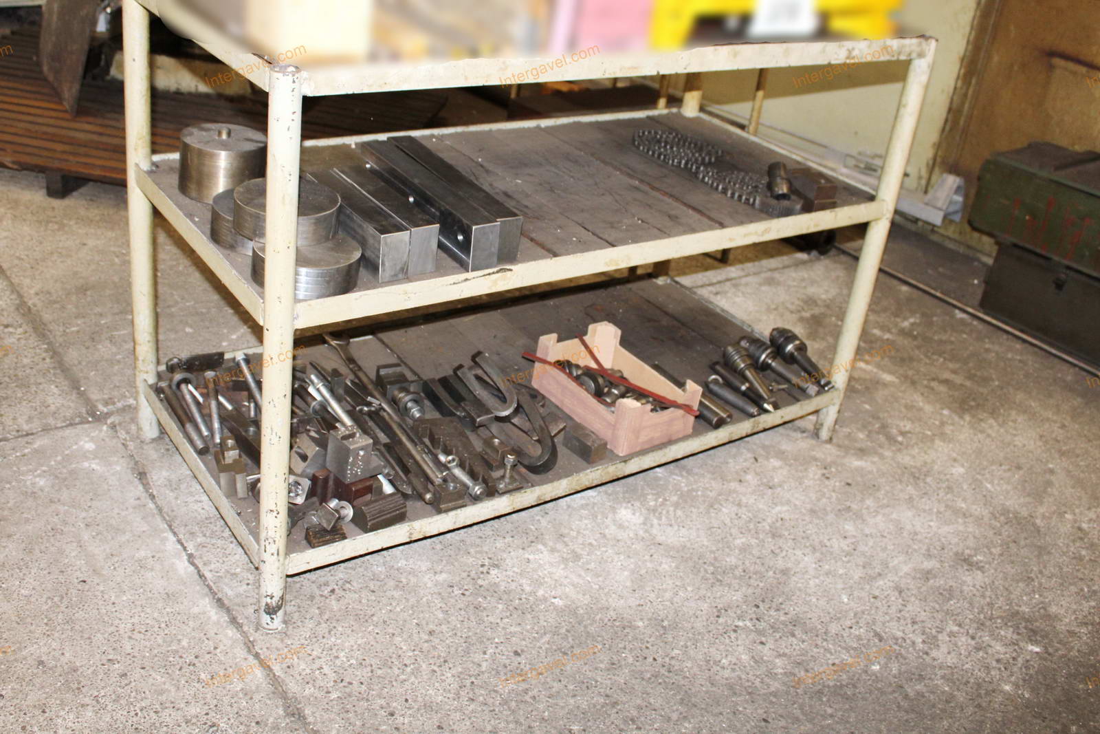 Vegyes szerszámok és szerszámos szekrények 21