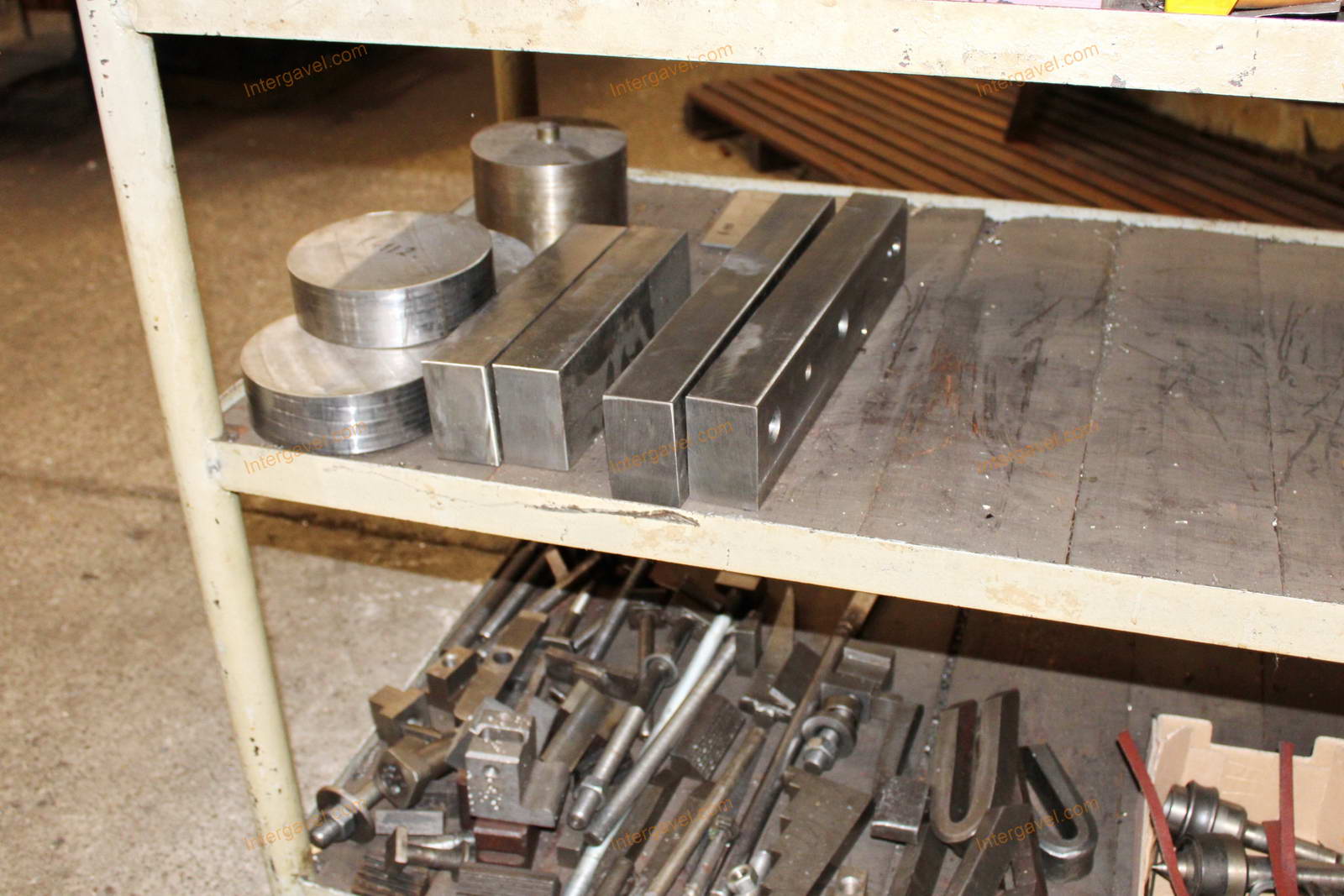 Vegyes szerszámok és szerszámos szekrények 24