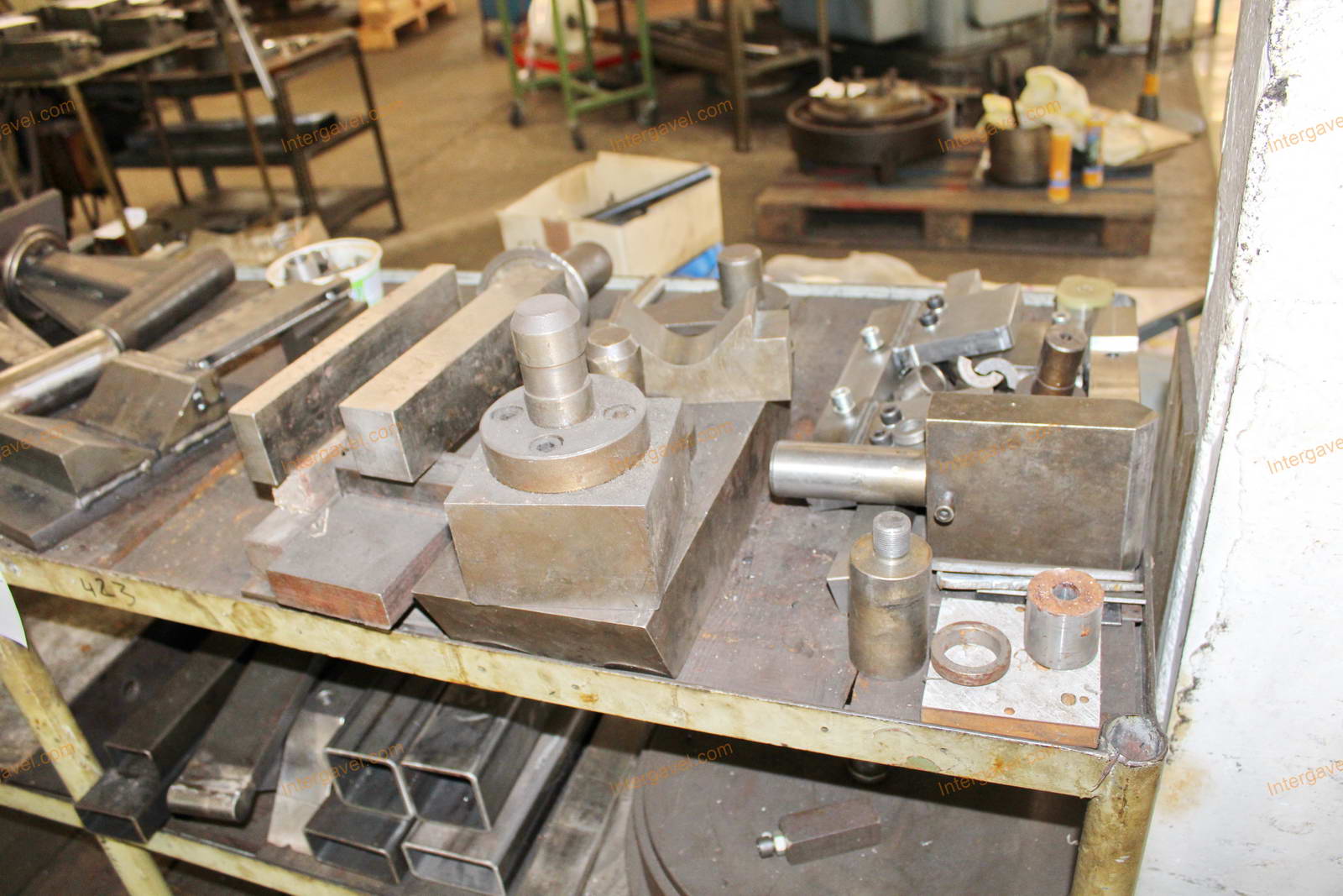 Tároló polc és vegyes alkatrészek 2