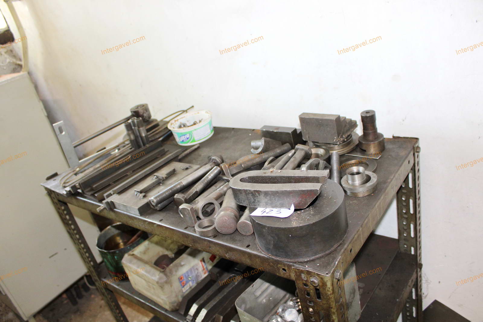 Tároló polc és vegyes alkatrészek 8