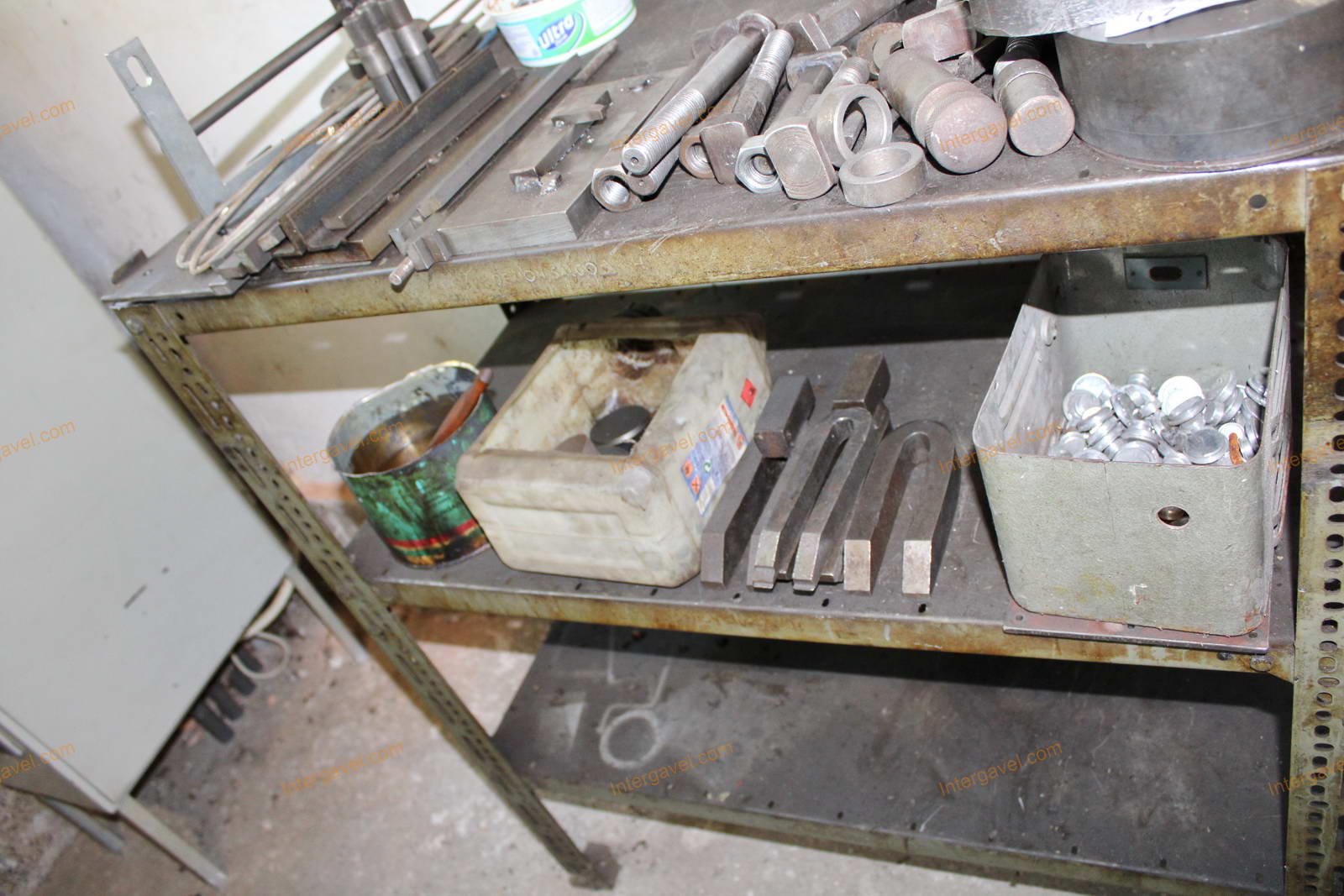 Tároló polc és vegyes alkatrészek 9