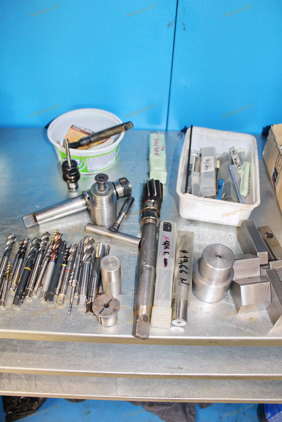 Szerszámos szekrény és szerszámok 7