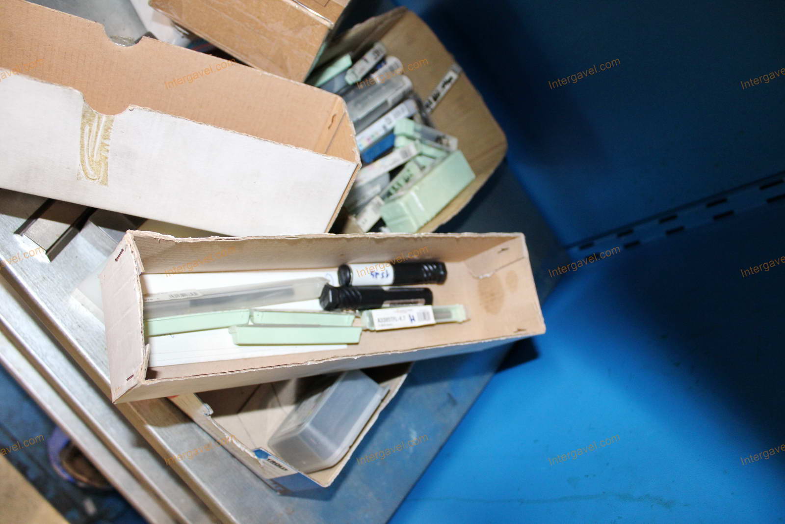 Szerszámos szekrény és szerszámok 14