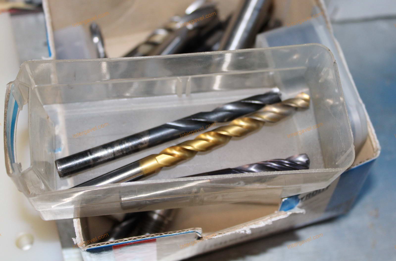 Szerszámos szekrény és szerszámok 22