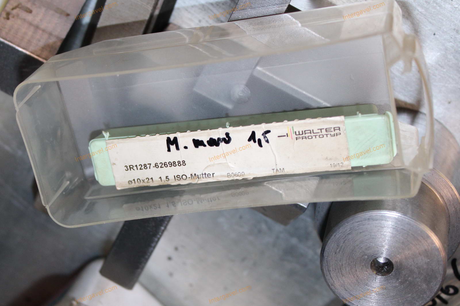 Szerszámos szekrény és szerszámok 24