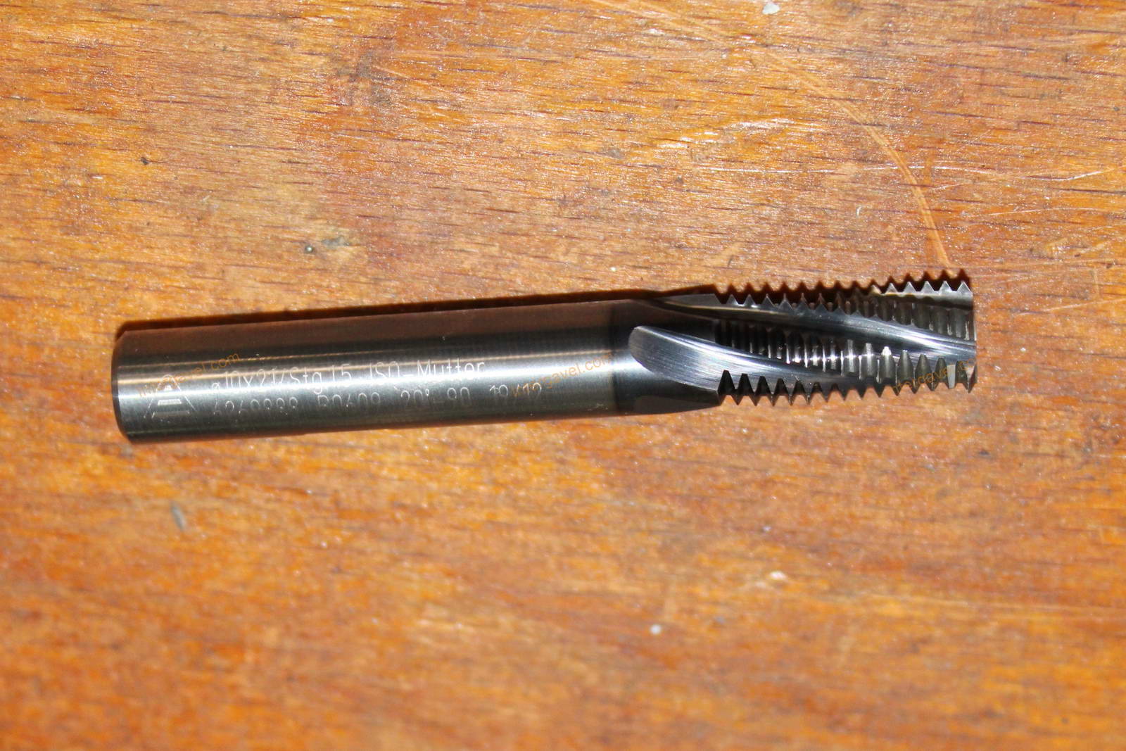 Szerszámos szekrény és szerszámok 25