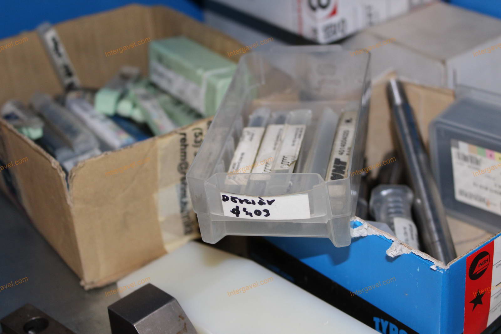 Szerszámos szekrény és szerszámok 29