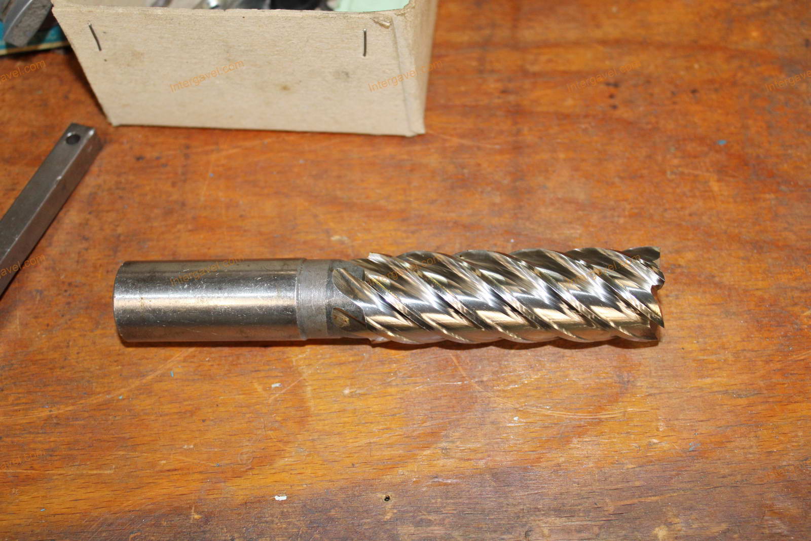 Szerszámos szekrény és szerszámok 35