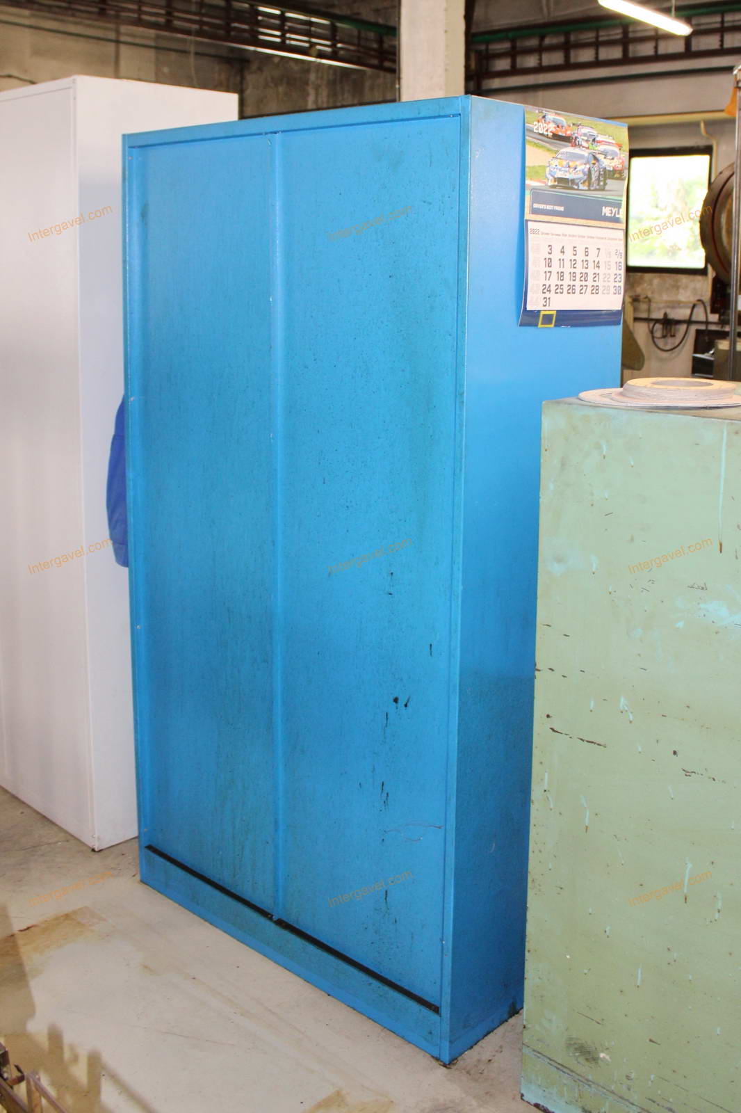 Szerszámos szekrény és szerszámok 43