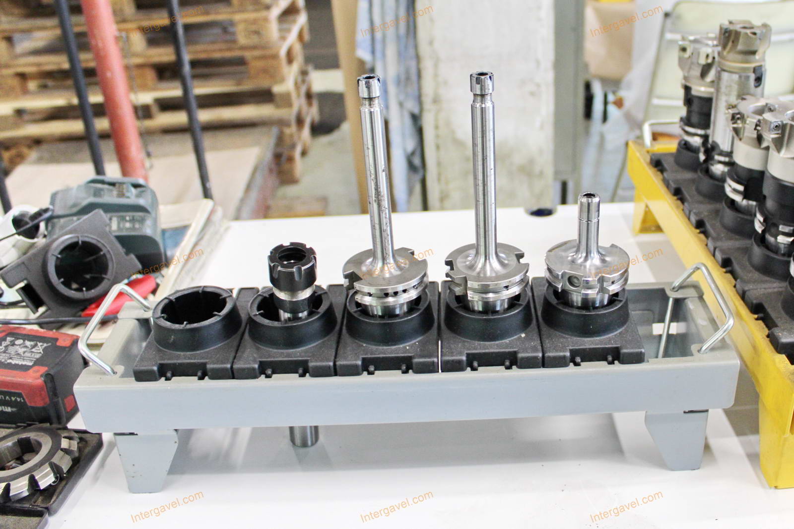 Szerszámtartók és szerszámok 17