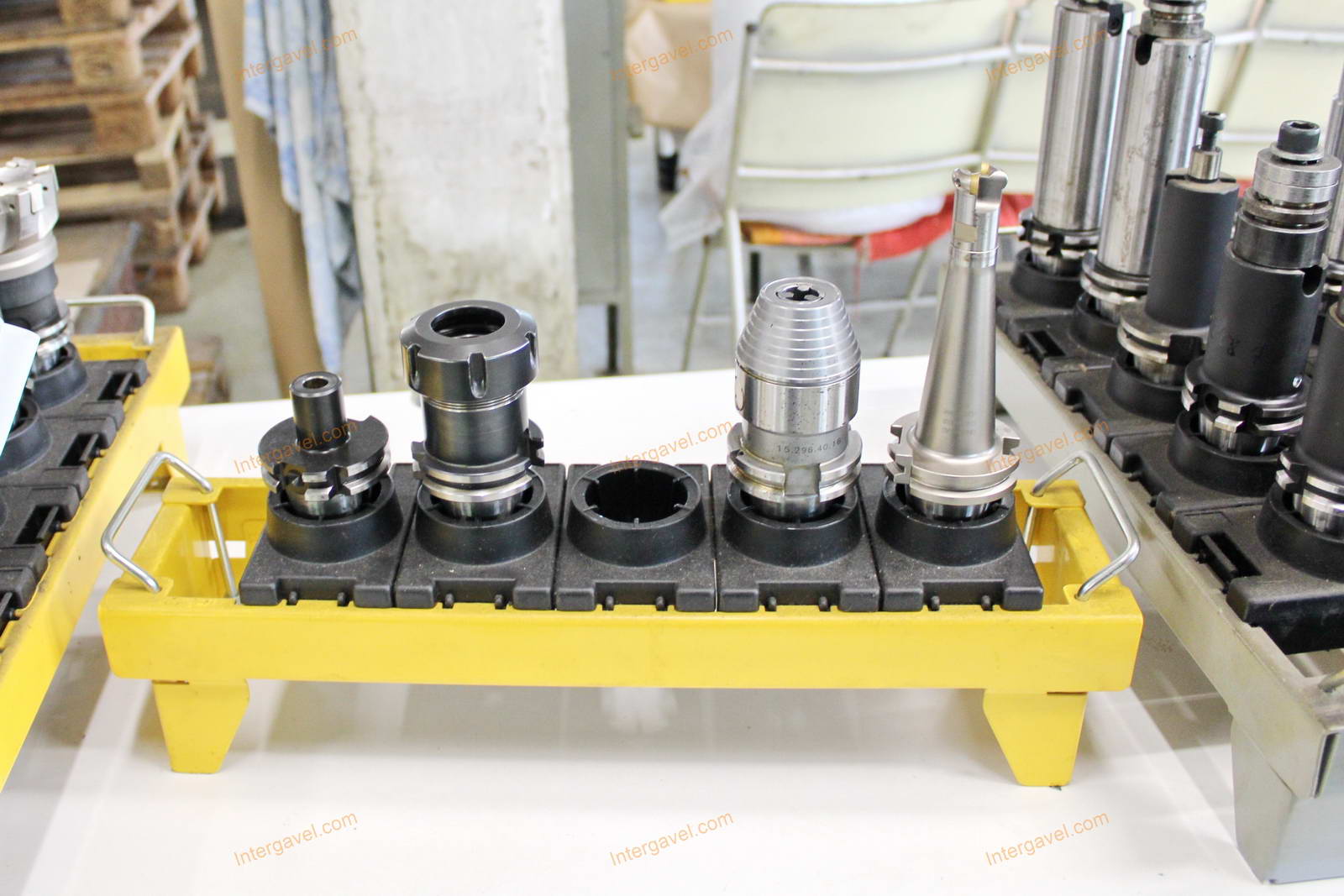 Szerszámtartók és szerszámok 22