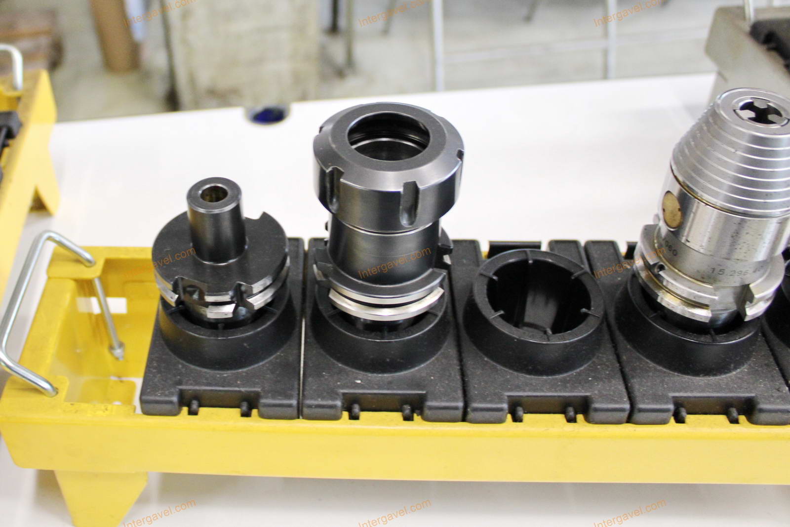 Szerszámtartók és szerszámok 23