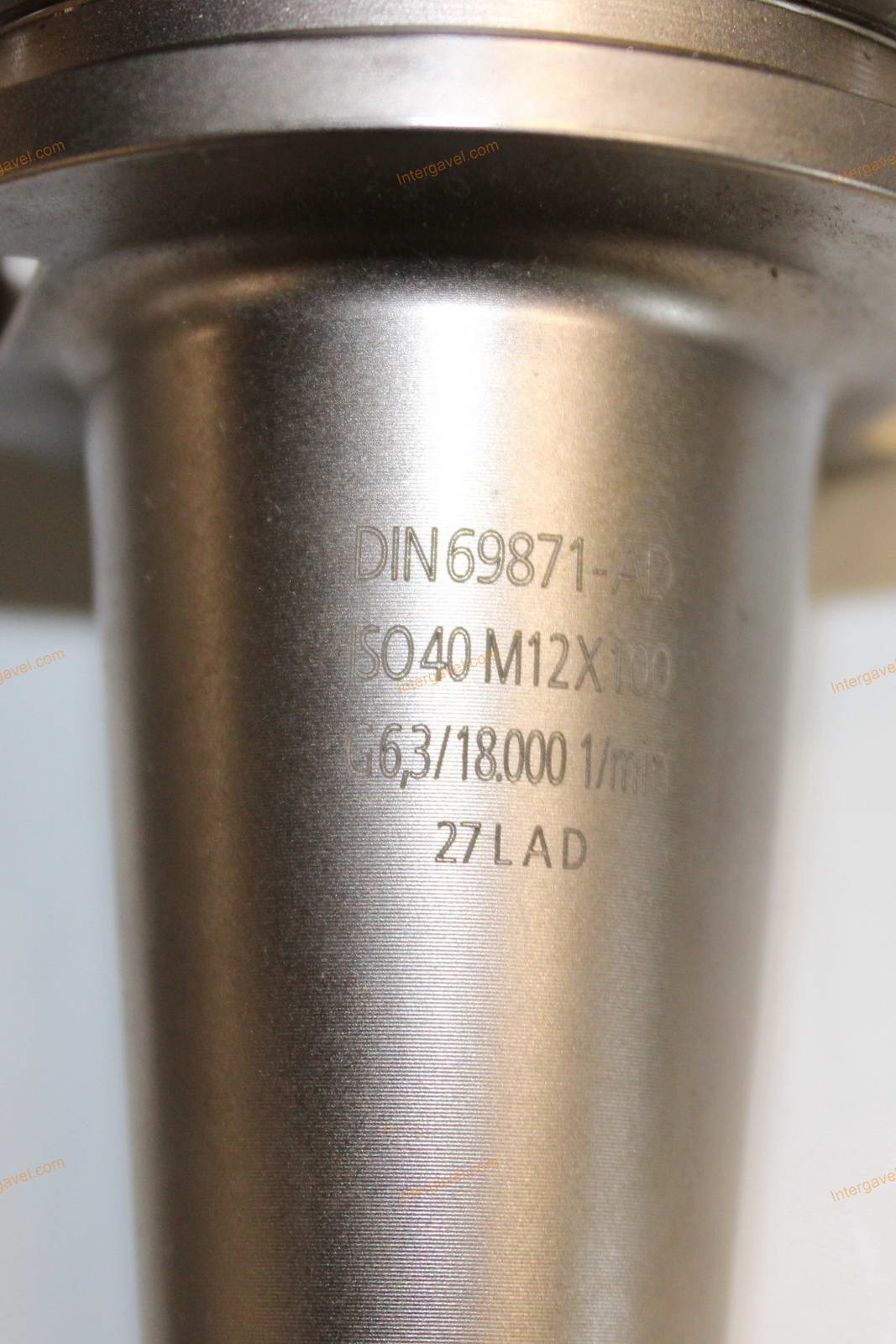 Szerszámtartók és szerszámok 28