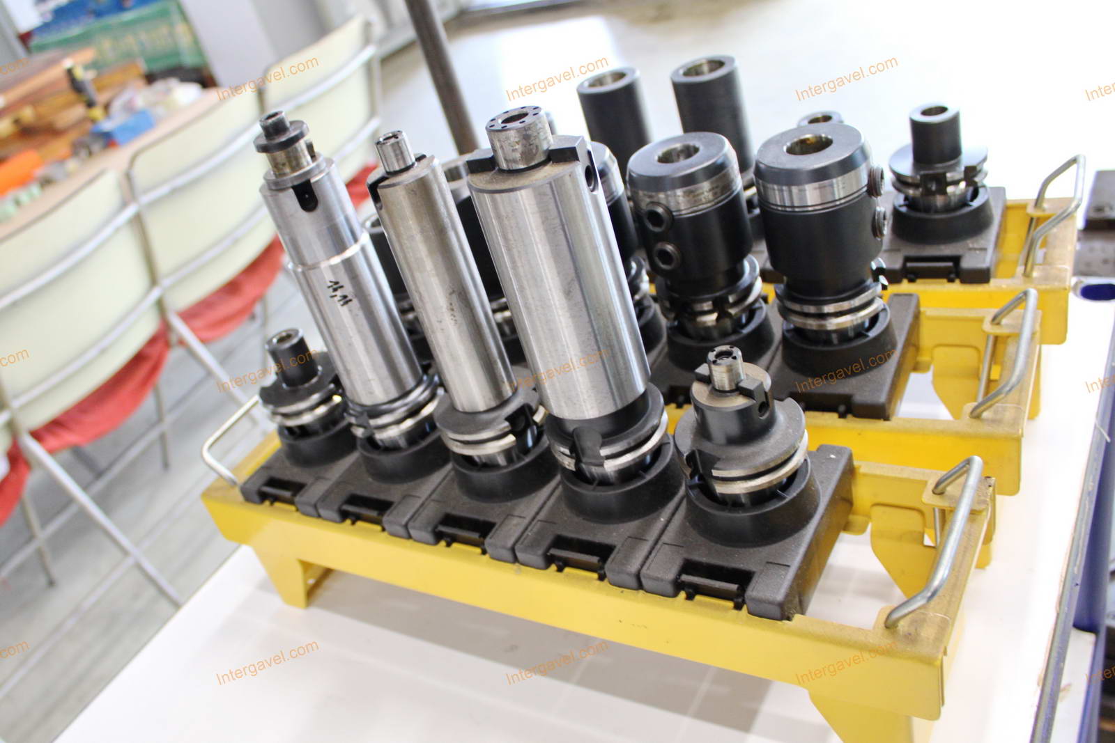 Szerszámtartók és szerszámok 41