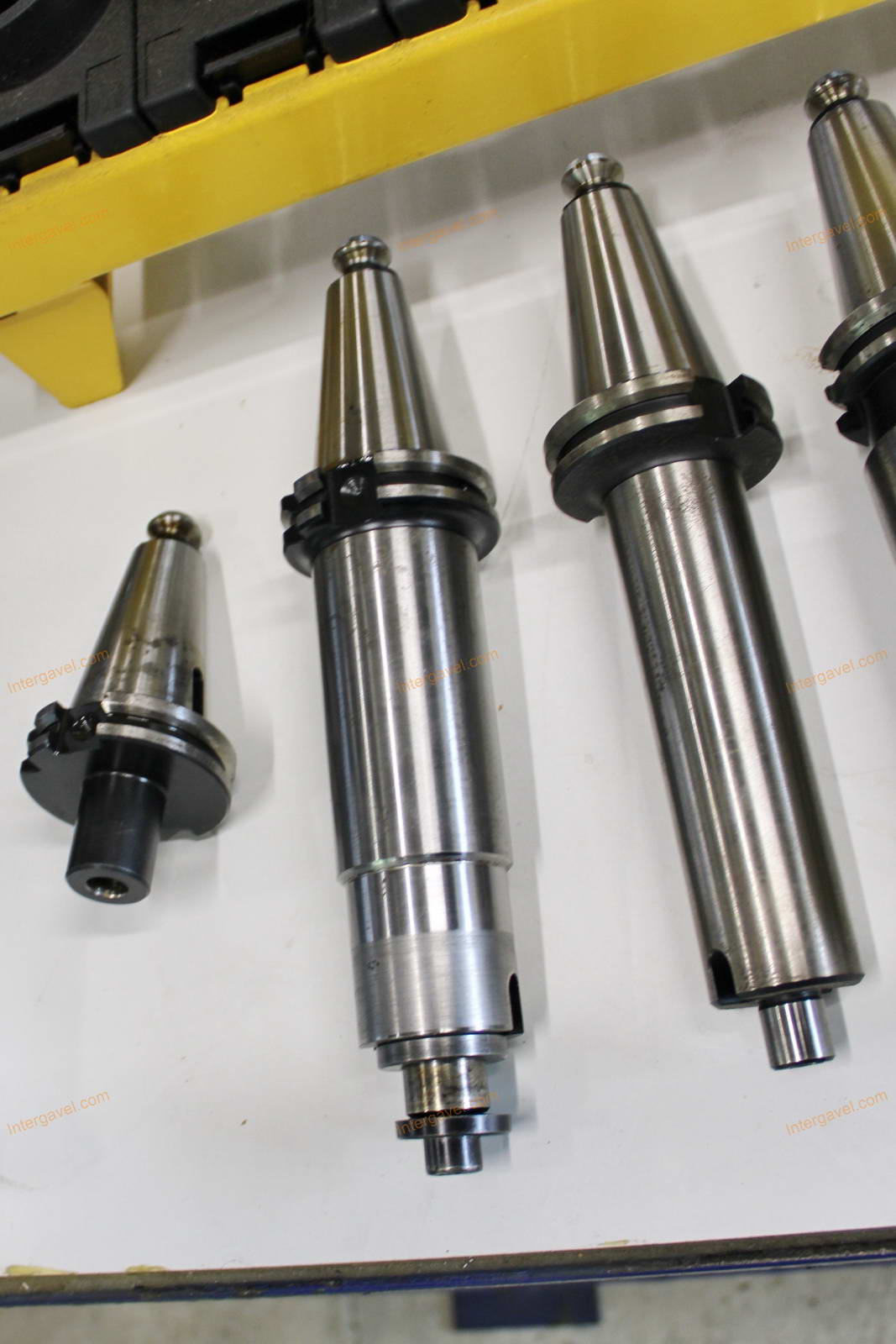 Szerszámtartók és szerszámok 43