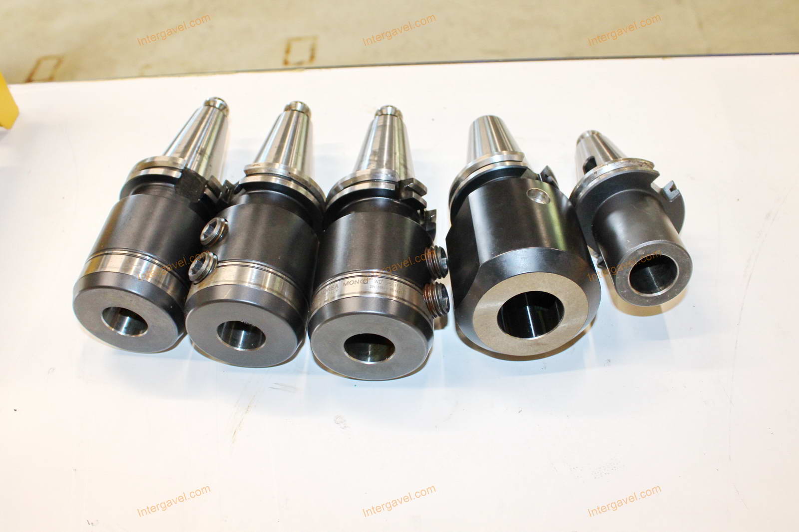 Szerszámtartók és szerszámok 46