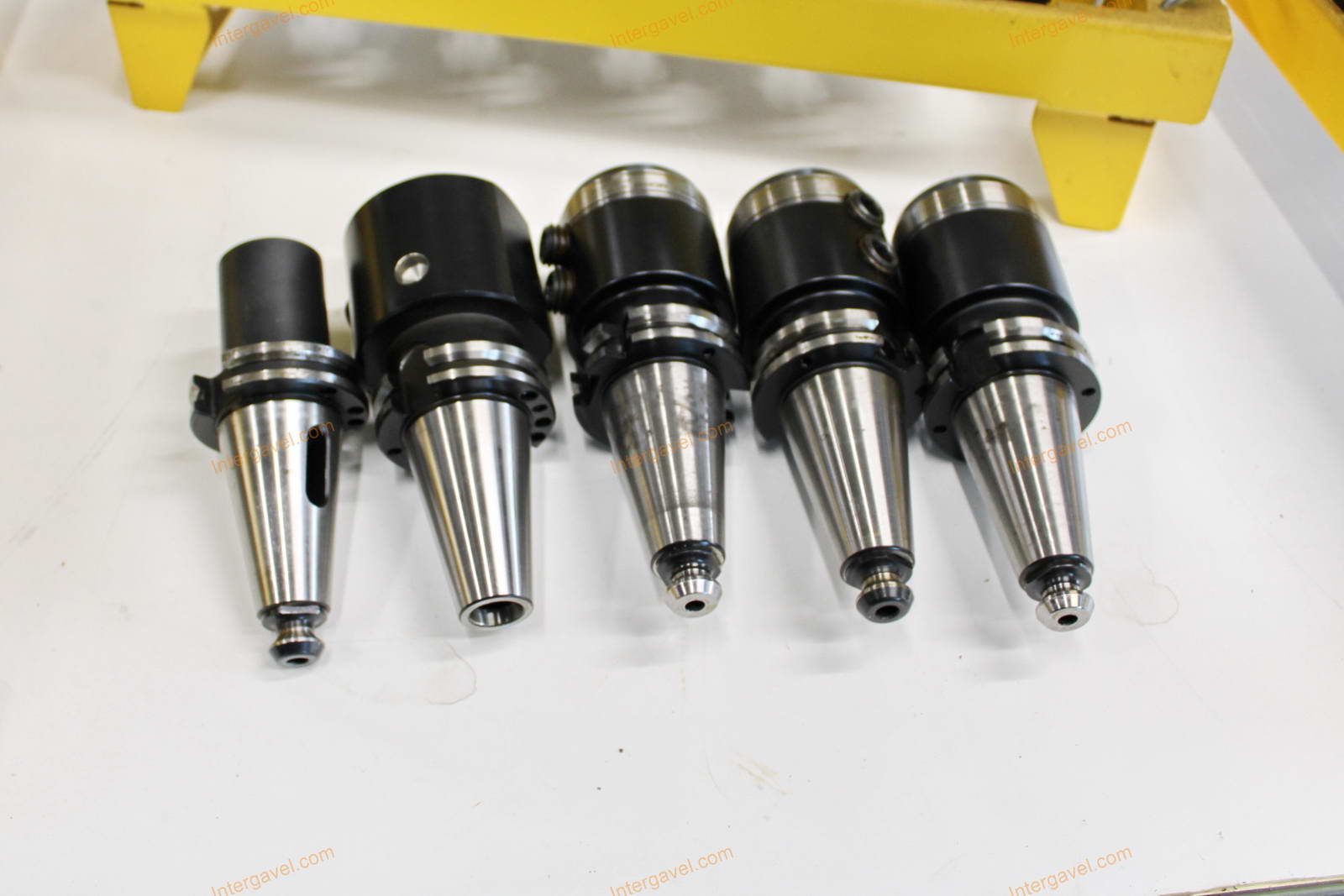 Szerszámtartók és szerszámok 47