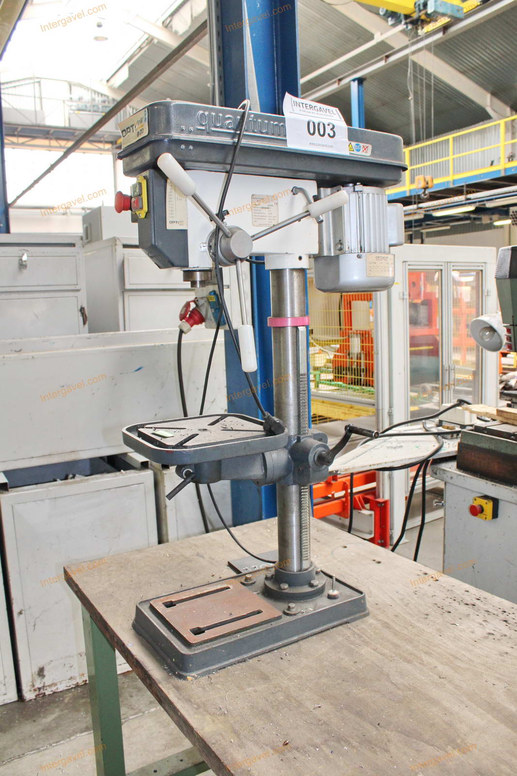 Asztali fúrógép és asztal