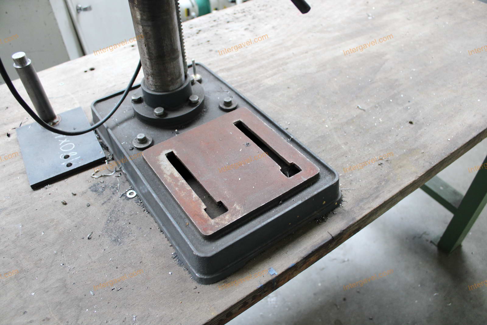 Asztali fúrógép és asztal 7