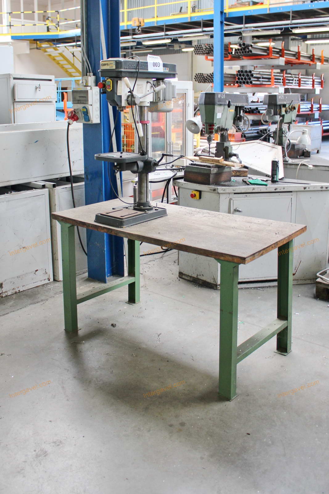 Asztali fúrógép és asztal 8