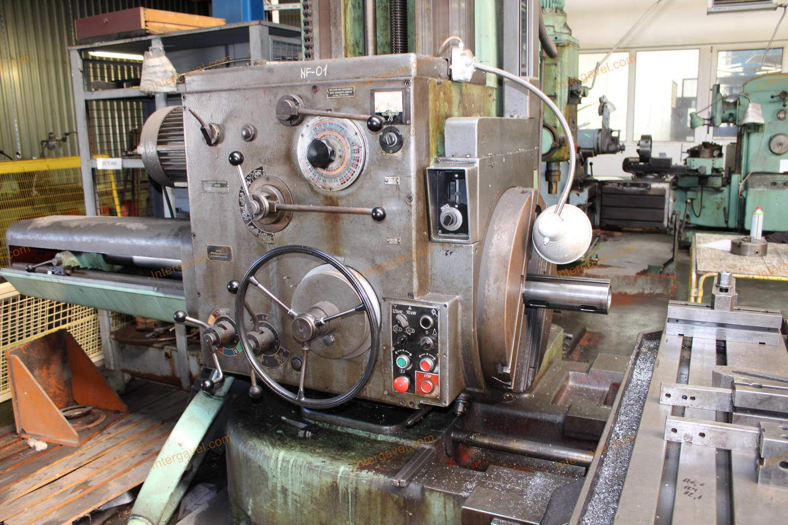 Horizontális fúró-marógép 6