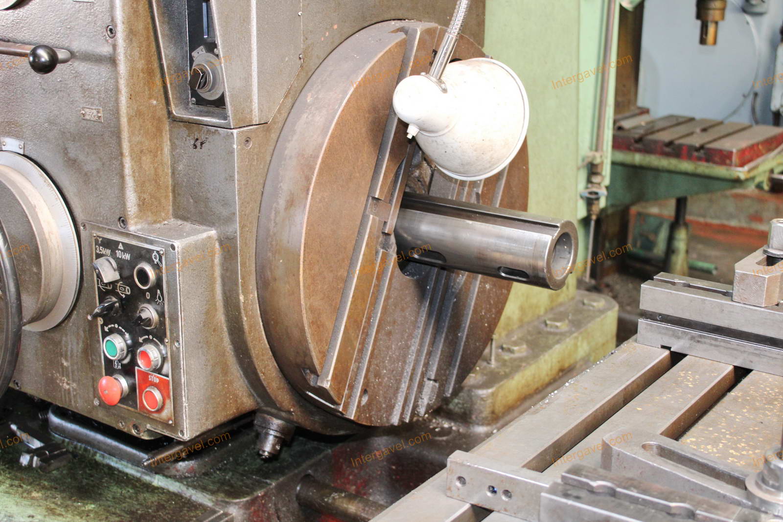 Horizontális fúró-marógép 8