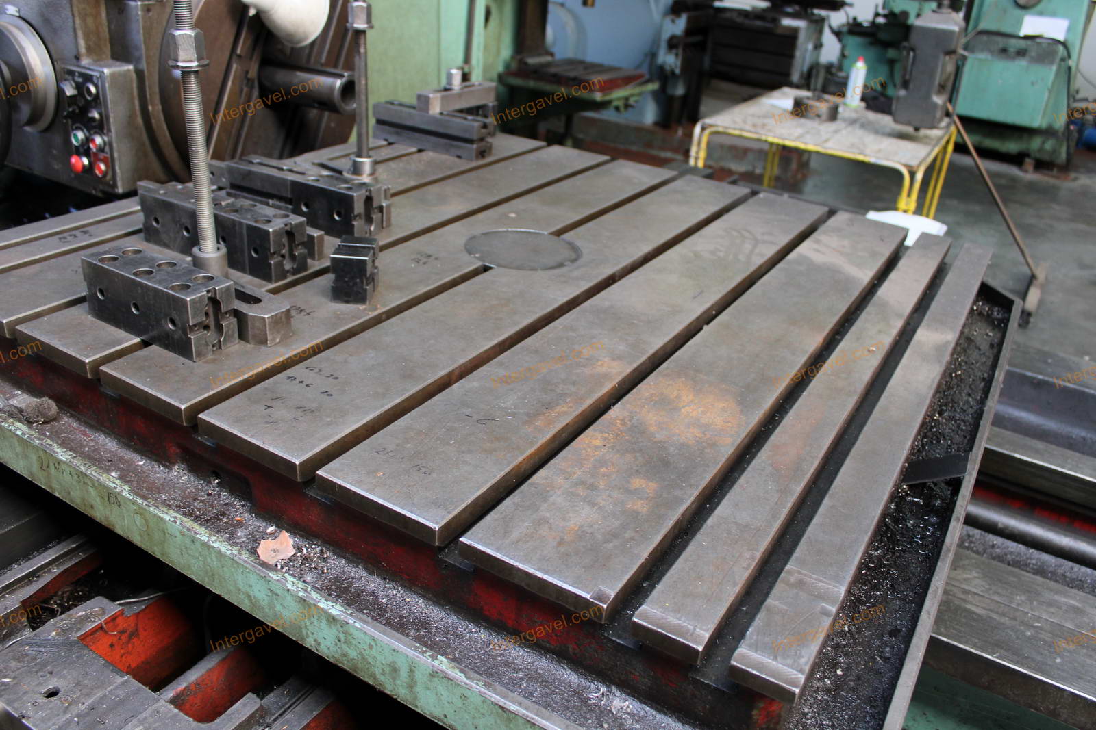 Horizontális fúró-marógép 10