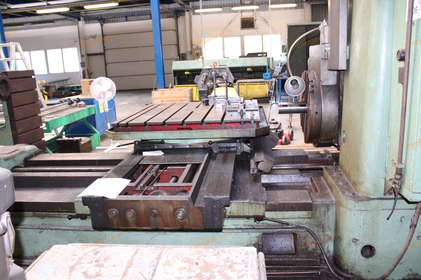 Horizontális fúró-marógép 12