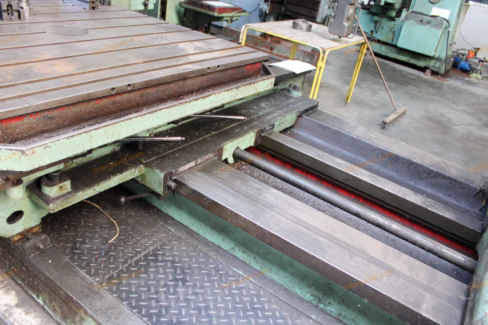 Horizontális fúró-marógép 14