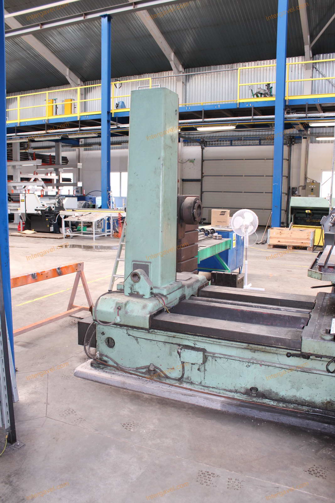 Horizontális fúró-marógép 21