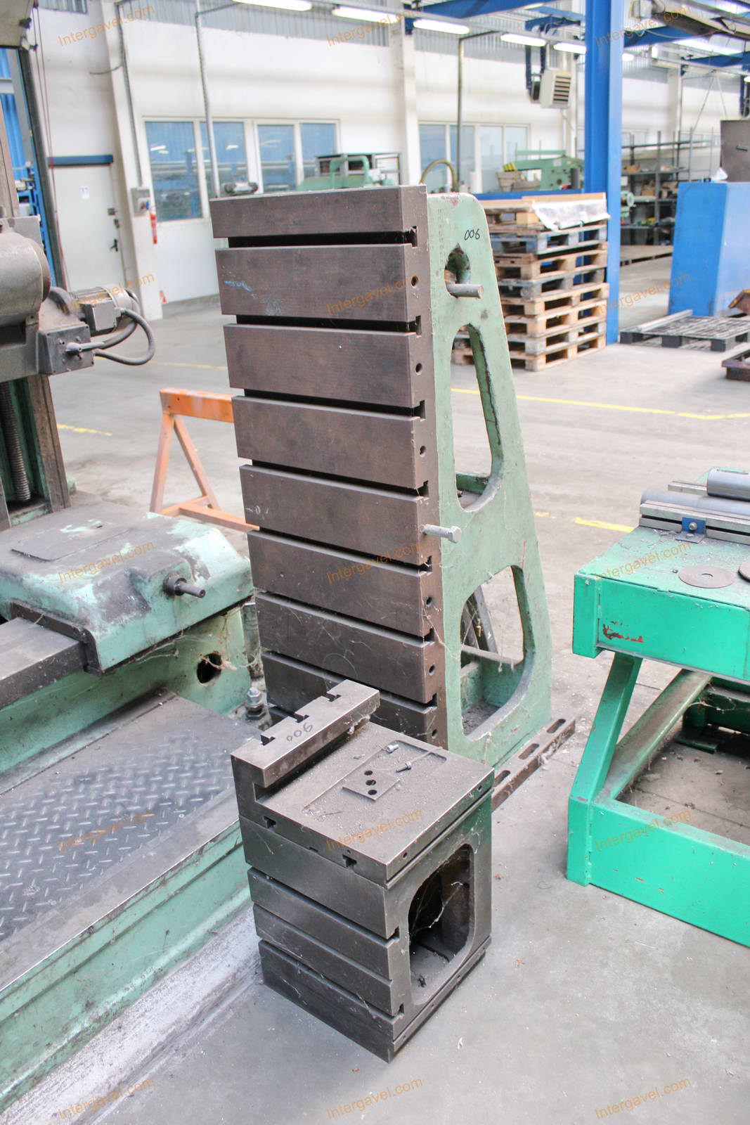 Horizontális fúró-marógép 23