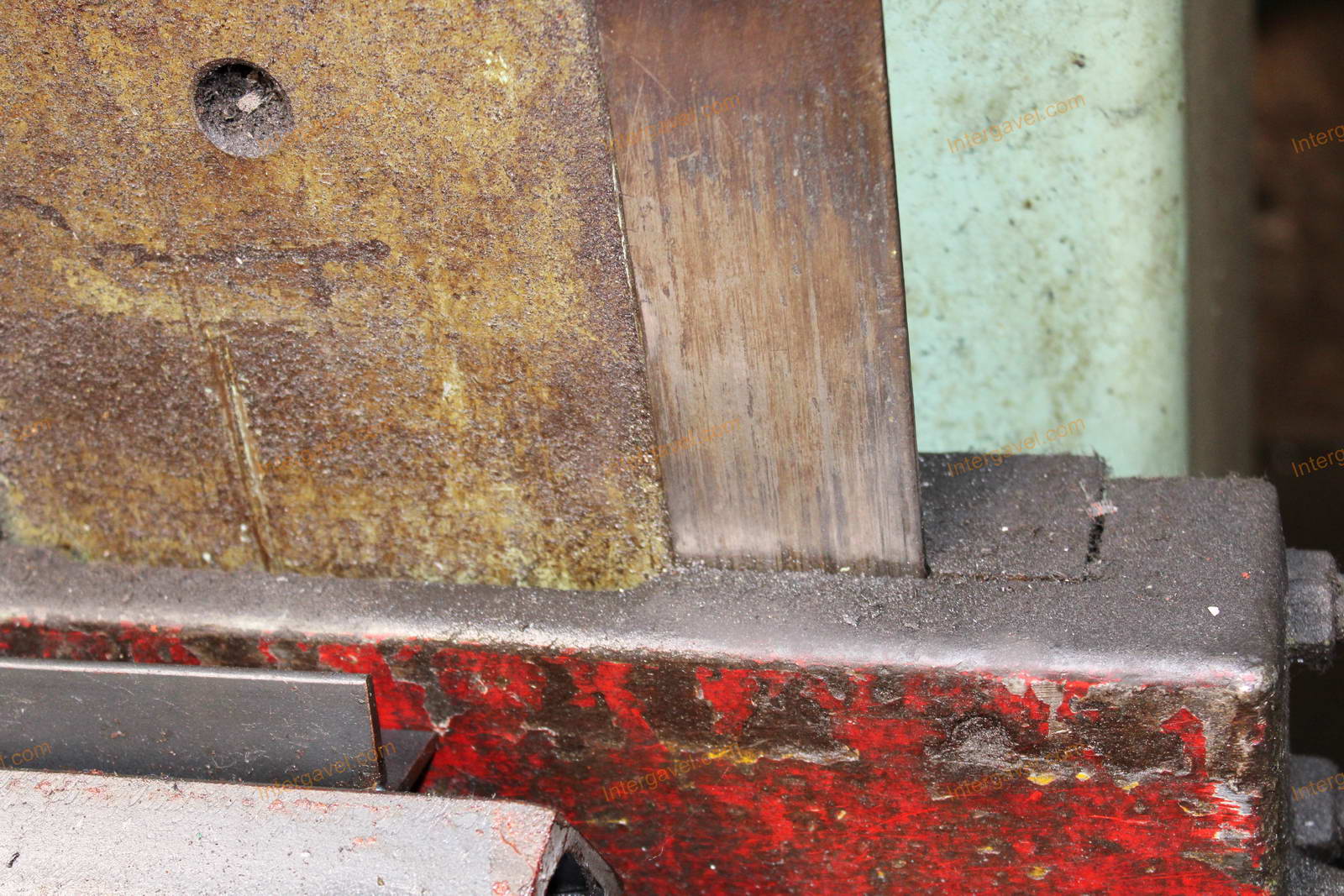 Oszlopos fúrógép 10